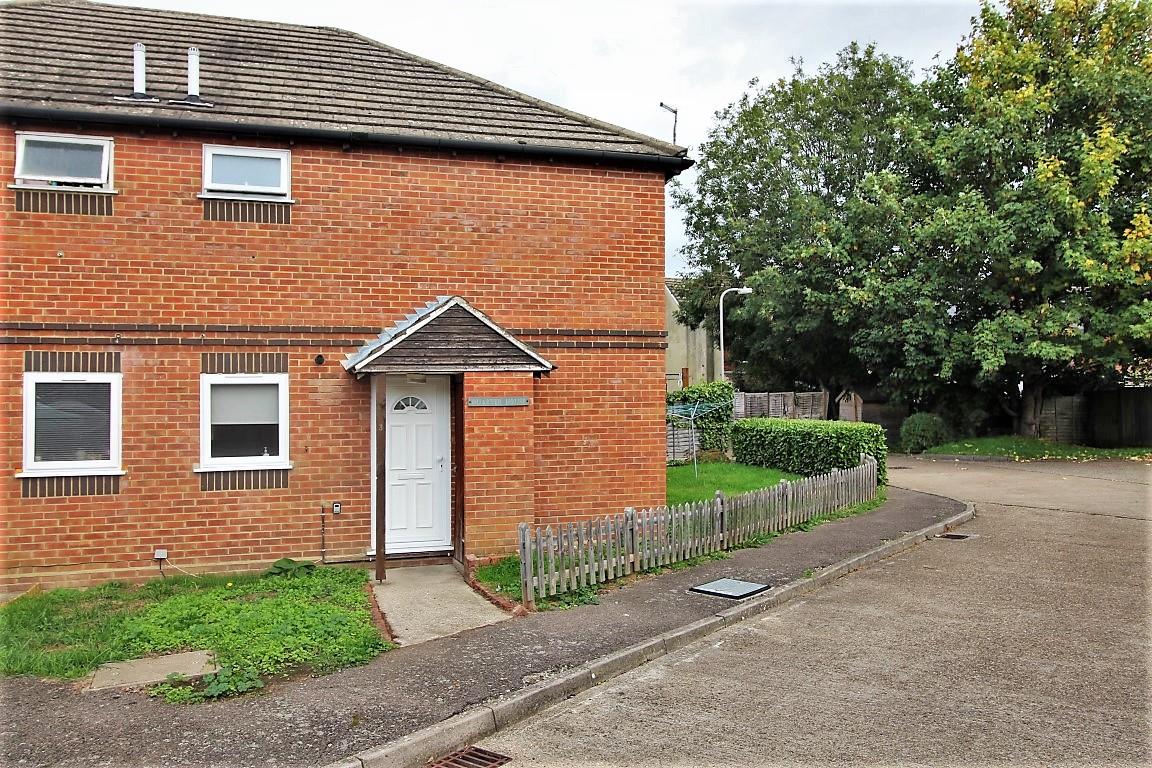 1 bed property in Riversdale Court, Reading